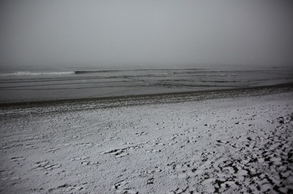 雪の砂浜 湯気が立つ海 松韻写真日記